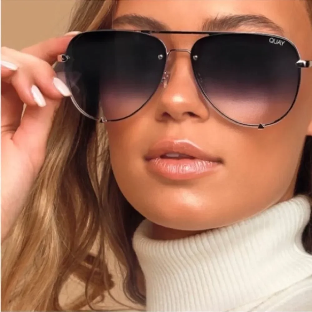 NWT-RARE-Quay high key mini rimless sunglasses.🕶️ case with Quay cleaning cloth
